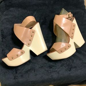 BCBGMAXAZRIA RUNWAY PLATFORMS